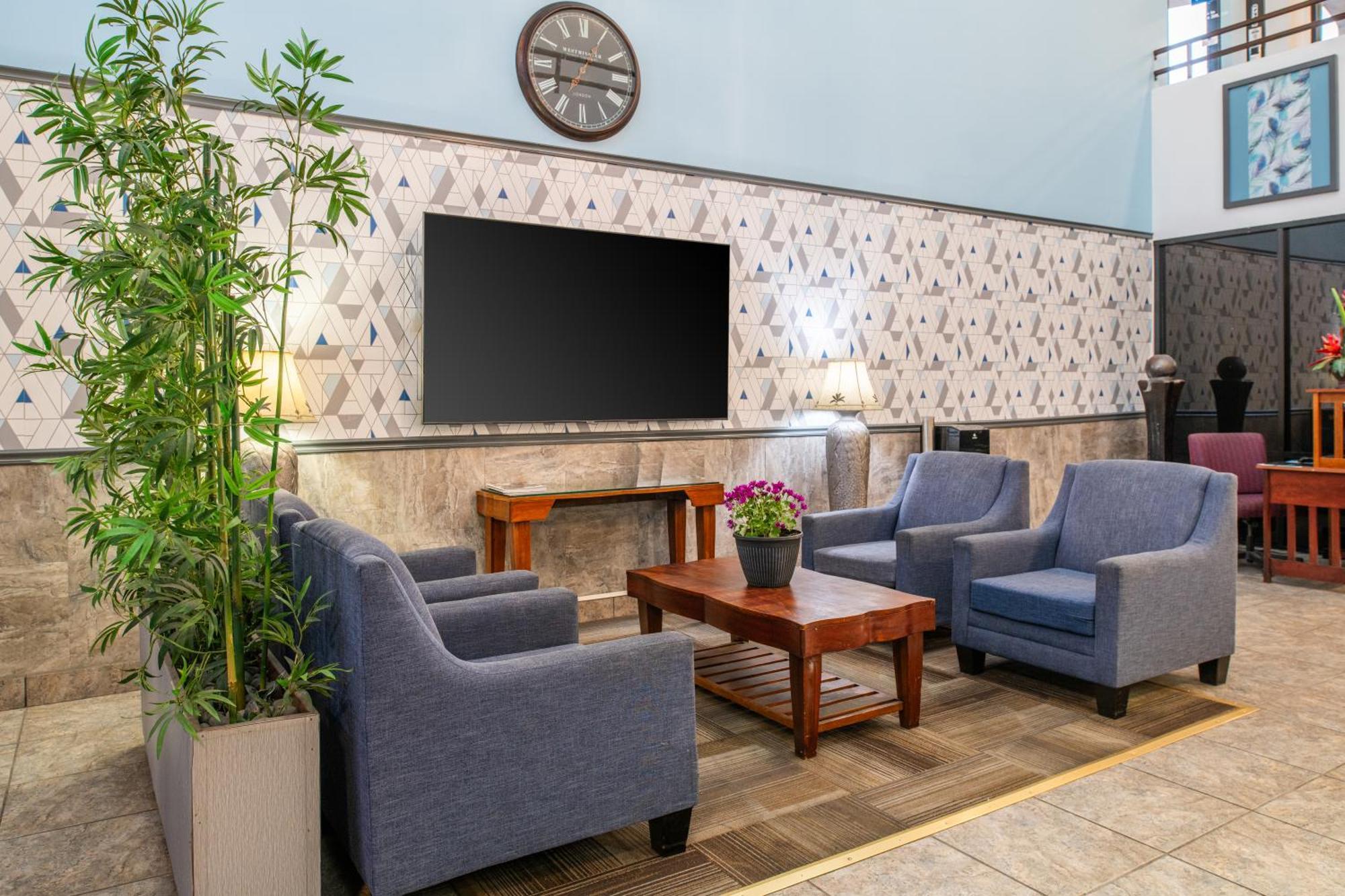 Days Inn & Suites By Wyndham Artesia Buitenkant foto